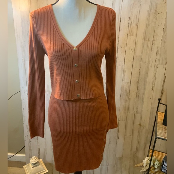 Say What two ounce sweater set. Size XL - Picture 1 of 8